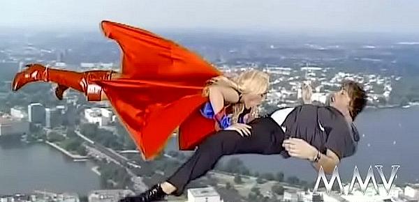  Supergirl Kelly Trump